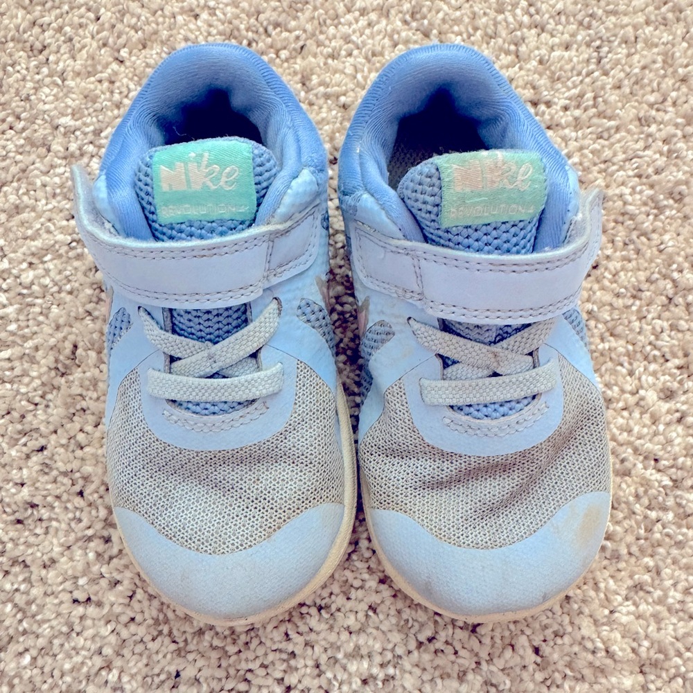 Nike sneakers, Size 7, Periwinkle Blue